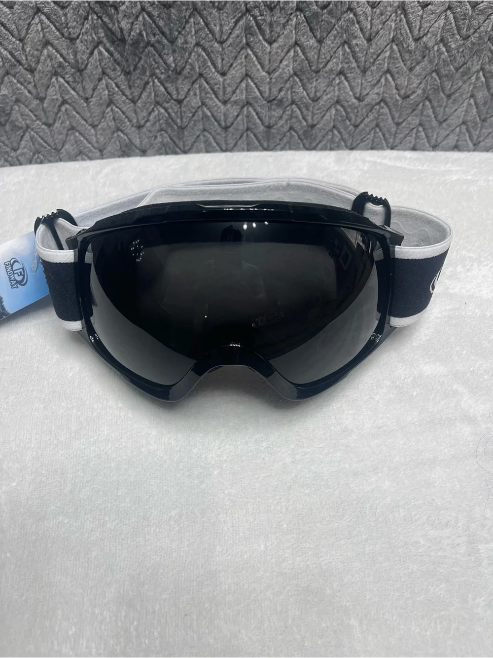 New Findway Ski Goggles Snowboard Glasses UV Protection Anti Fog Black Frame NWT